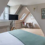 Charming Parisian Studio In Bastille Marais