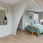 Charming Parisian Studio In Bastille Marais