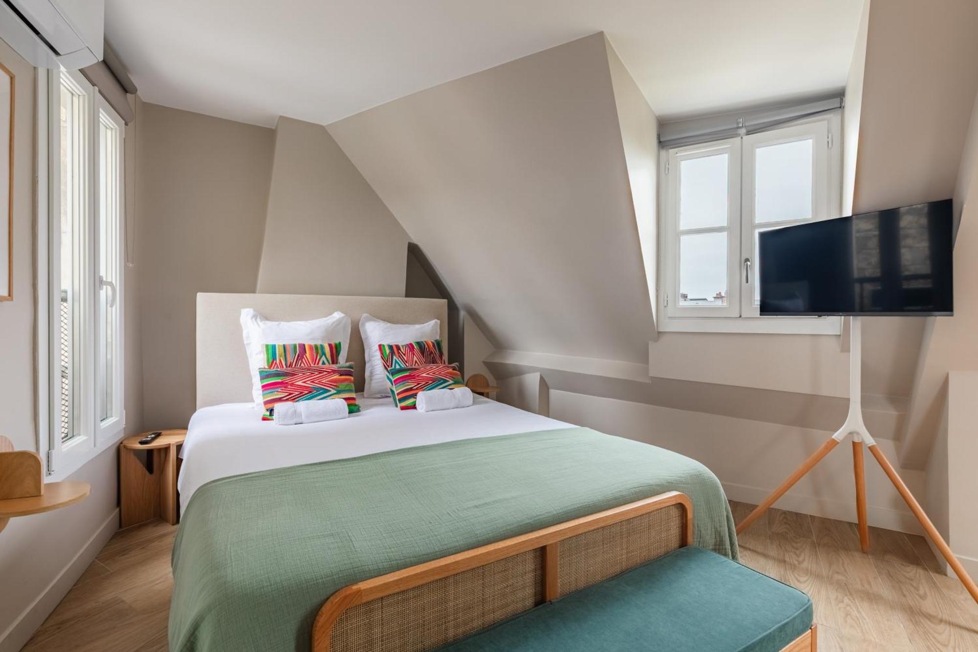 Charming Parisian In Bastille Marais Apartment Paris
